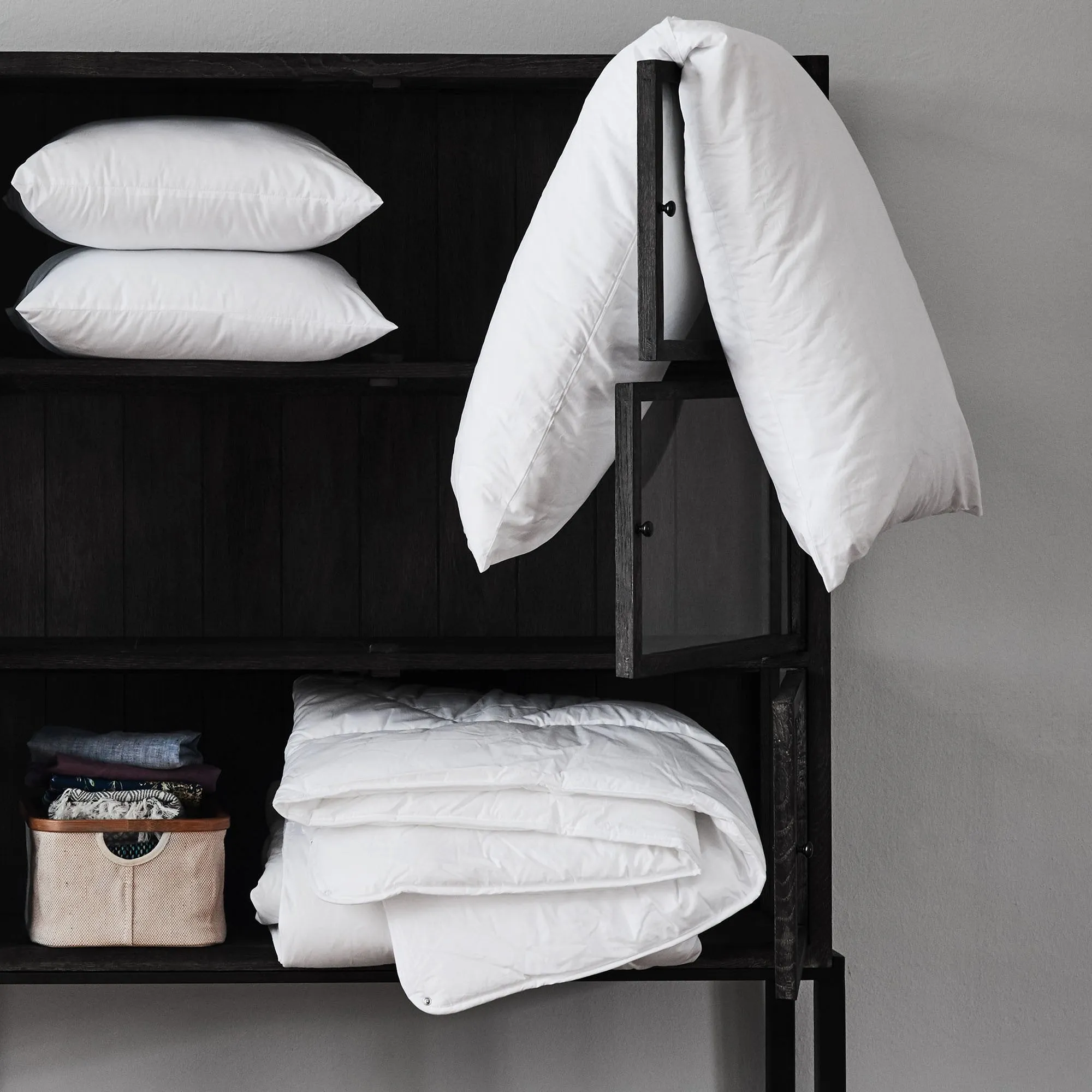 Haid Body Pillow [White]