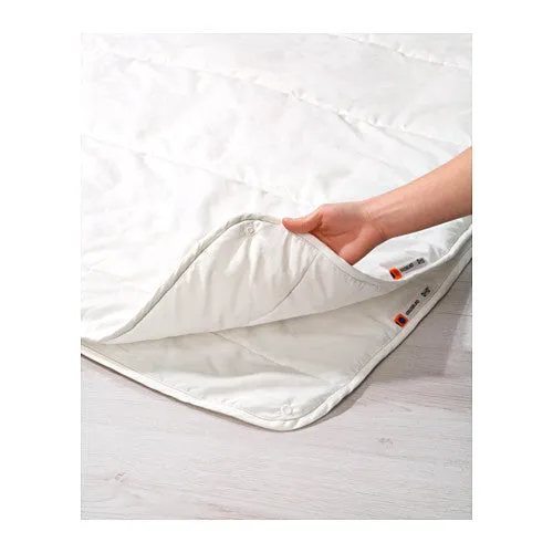 Queen doona and pillows