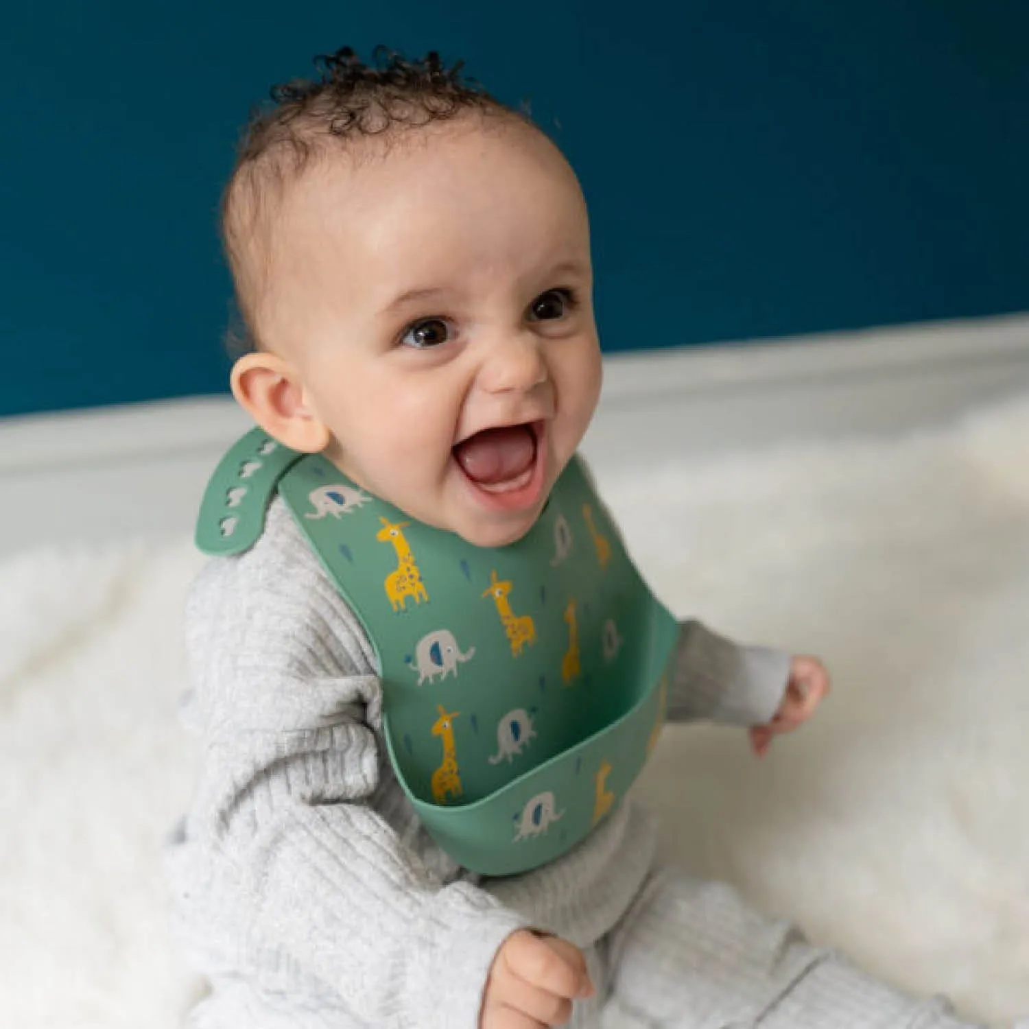 Ziggle Baby Giraffe & Elephant Catch It Silicone Bib
